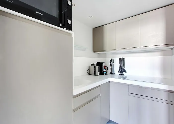 Magnificent - 2br 7p - Les Buttes Chaumont Paris